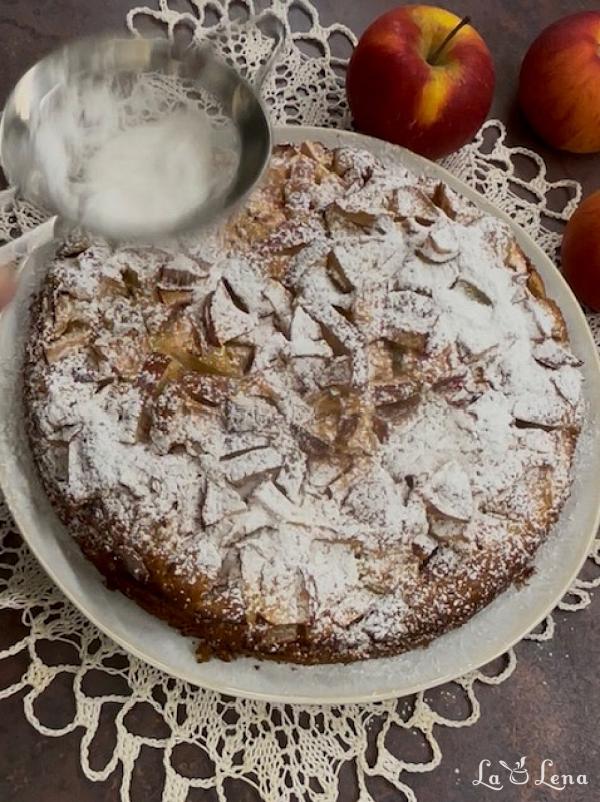 Prăjitură pufoasă cu mere, de post - Pas 9
