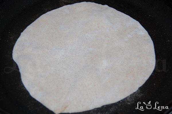 Roti(lipii indiene din faina integrala) - Pas 9