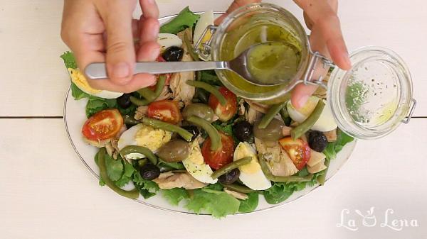 Salata Nicoise - cu ton si legume - Pas 11