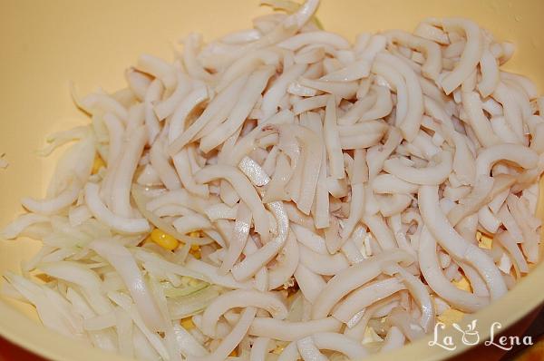 Salată cu calamari și porumb - Pas 6