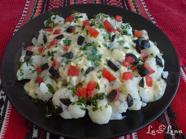 Salată de conopidă cu sos