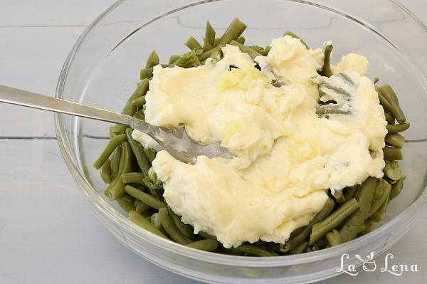 Salata de fasole verde cu maioneza si usturoi - Pas 4