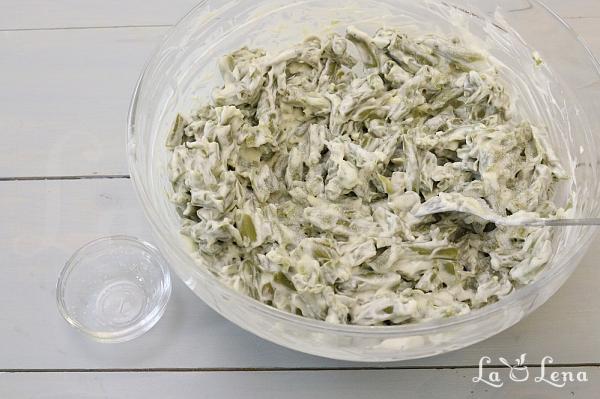 Salata de fasole verde cu maioneza si usturoi - Pas 5