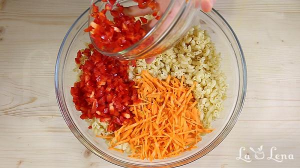 Salata de paste cu legume si sos de iaurt - Pas 3