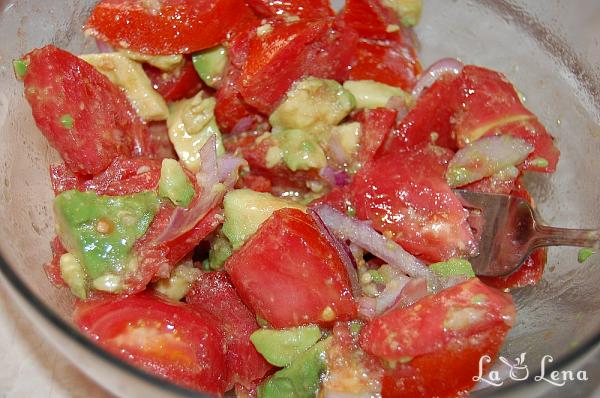 Salată de roșii cu avocado - Pas 4