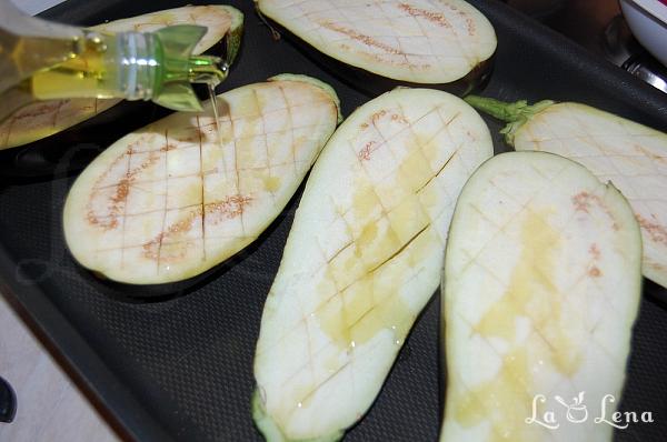 Salată de vinete, cu roșii și ceapă - Pas 2