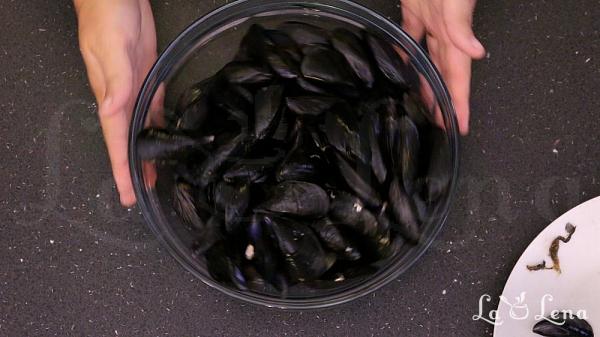 Scoici la tigaie, cu vin si usturoi - Moules Mariniere - Pas 6