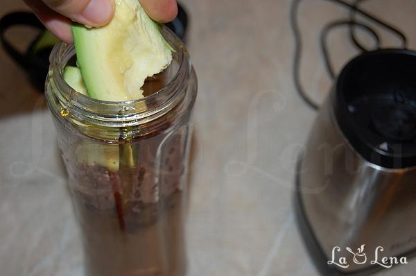 Smoothie cu avocado și ciocolată - Pas 7