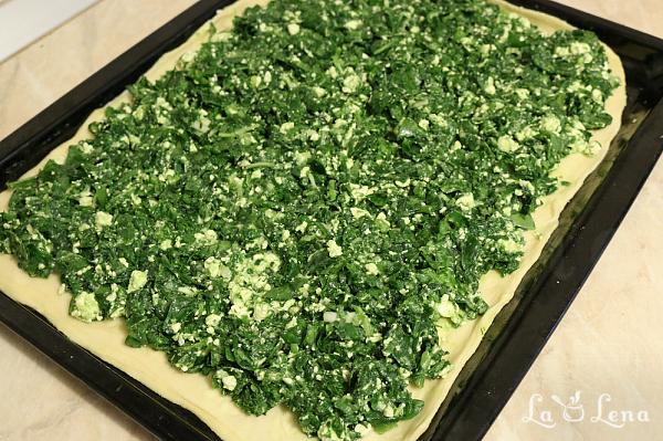 Spanakopita - Placinta greceasca cu spanac si branza - Pas 13