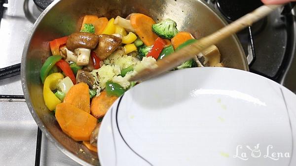 Stir-fry de pui cu legume - Pas 14