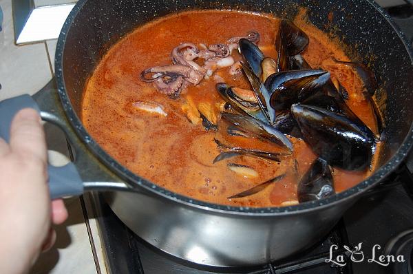 Supa cu fructe de mare, sau Zuppa di Pesce italiana - Pas 15