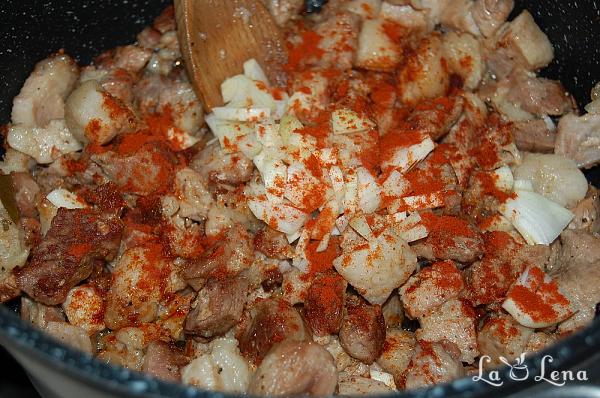 Tochitură de porc, ca la bunica - Pas 8