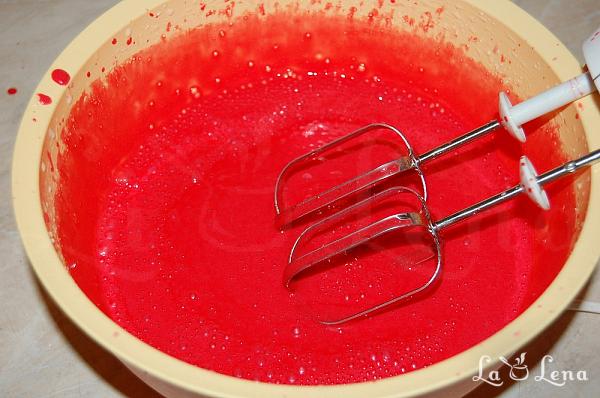 Tort Red Velvet, variantă rapidă - Pas 5
