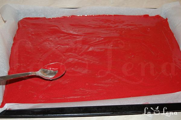 Tort Red Velvet, variantă rapidă - Pas 7