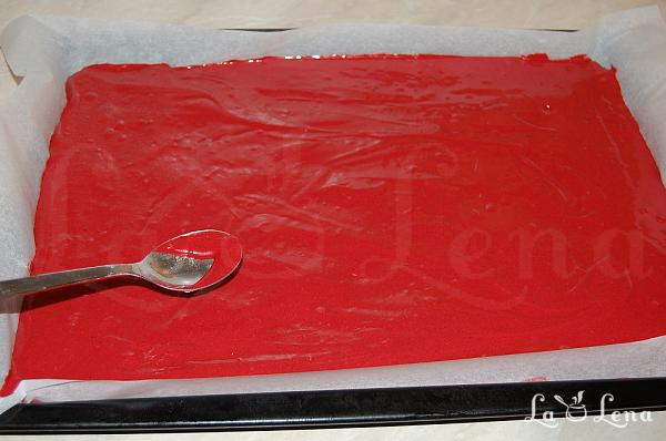 Tort Red Velvet, varianta rapida - Pas 7