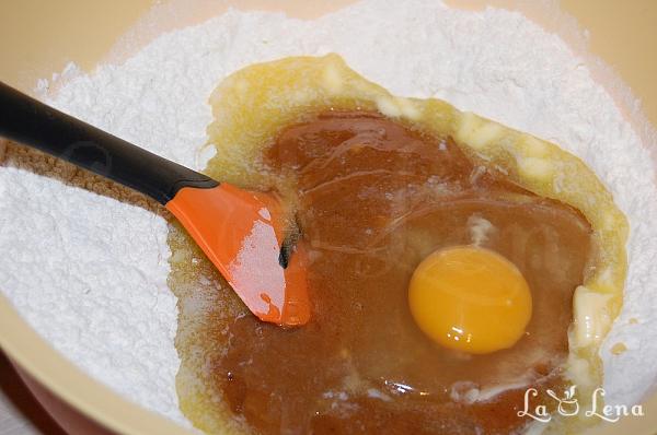 Turtă dulce aromată, cu zahăr caramelizat - Pas 8