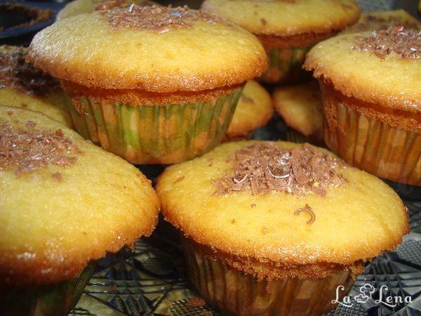 Brioșe cu vanilie (Vanilla Cupcakes)