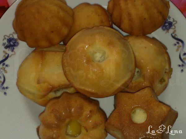Brioșe cu jeleu de portocală sau orange-muffins