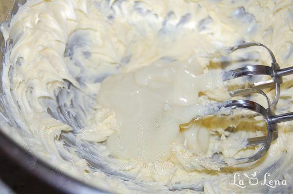 Crema de galbenusuri cu lapte si unt - Pas 12
