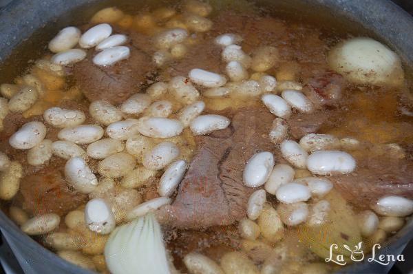 Mâncare de fasole scăzută cu carne de vită și legume - Pas 4