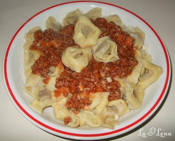 Paste "cappelletti" cu ragu