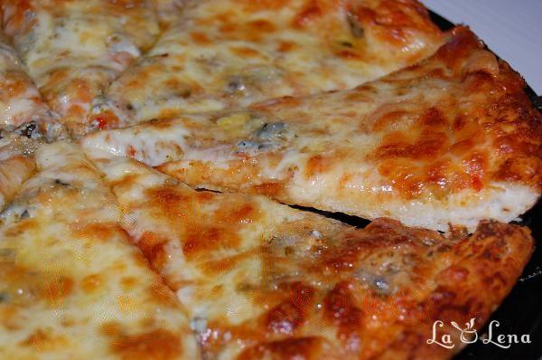 Pizza 4 formaggi