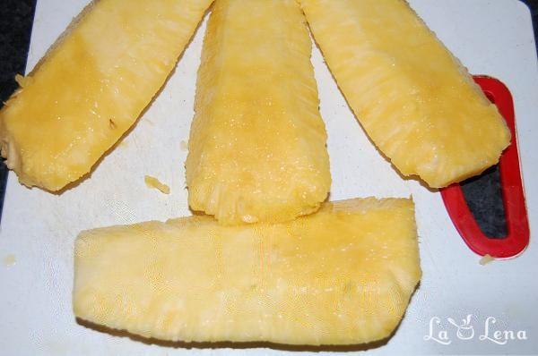 Pizza cu ananas si sunca de pui - Pas 2