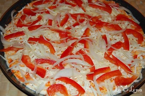 Pizza cu salam uscat și ceapă - Pas 7