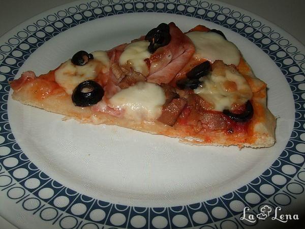 Pizza cu șuncă și mozzarella - Pas 11