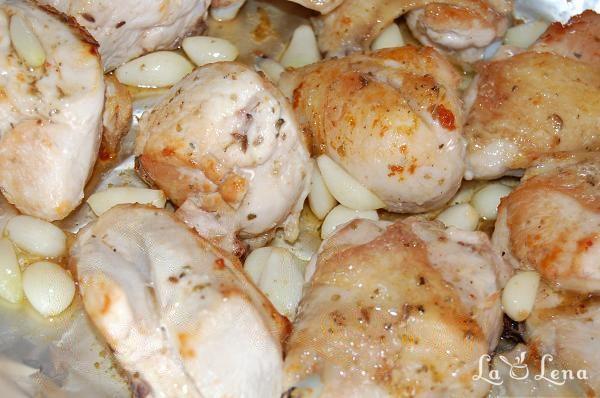 Pui cu 40 de căței de usturoi (Poulet aux 40 gousses d'ail) - Pas 10