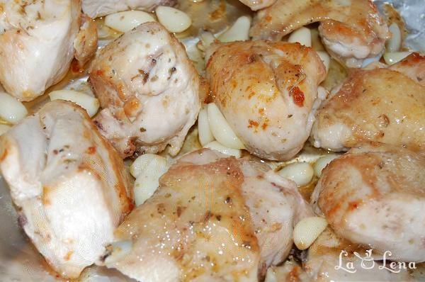 Pui cu 40 de catei de usturoi (Poulet aux 40 gousses d'ail) - Pas 12