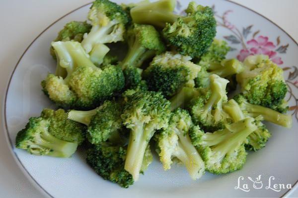 Rulada cu broccoli si piept de pui - Pas 3