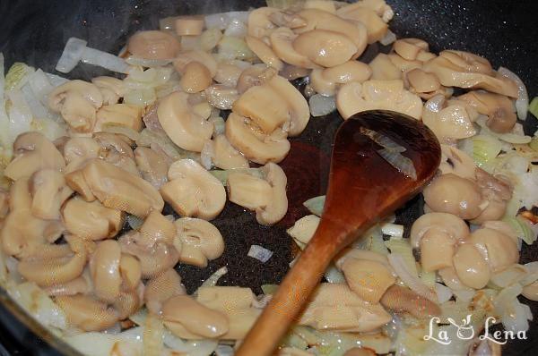 Ruladă de pui învelită în cașcaval - Pas 3