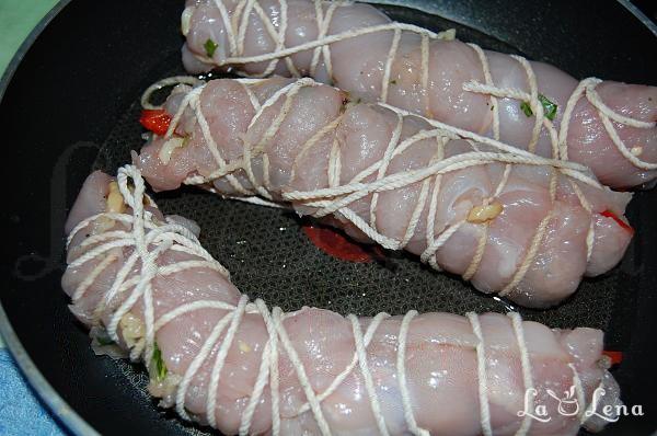 Ruladă din piept de pui cu ciuperci și legume - Pas 7