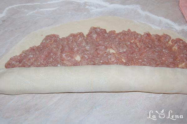 Rulouri cu carne și aluat - Pas 6