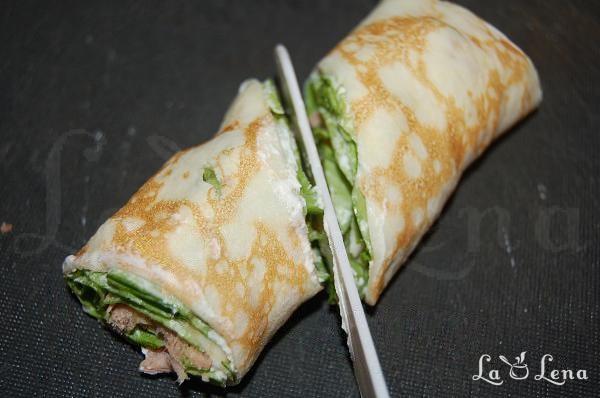 Rulouri de clătite cu ton și salată verde - Pas 6