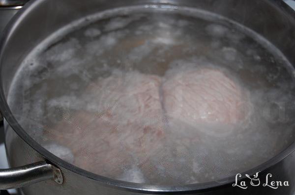 Salată a la Russe sau Olivie - Pas 1