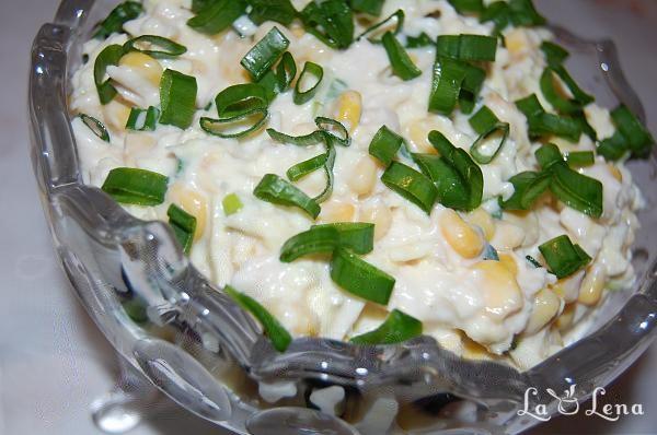 Salată cu piept de pui, omletă și porumb - Pas 12