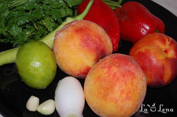 Salată cu piersici și ardei (Salsa cu piersici) - Pas 1