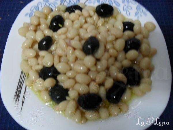 Salată de fasole