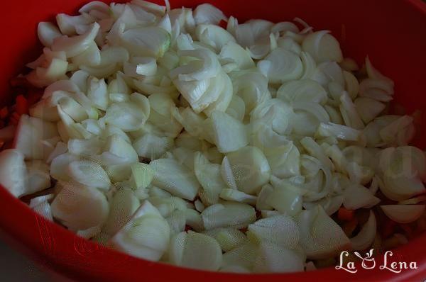 Salata de legume pentru iarna (la borcan) - Pas 3