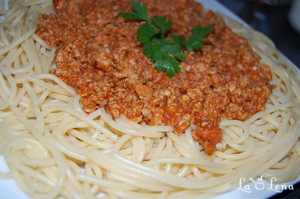 Spaghetti cu sos Bolognese