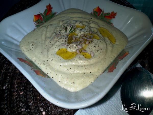 Supa-crema de avocado si susan