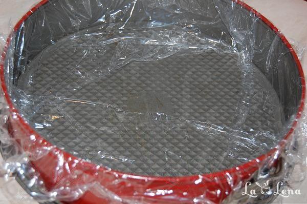 Tort cu cremă de lapte și ciocolată albă - Pas 3