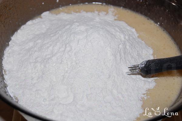 Tort cu miere și smântână - Pas 4